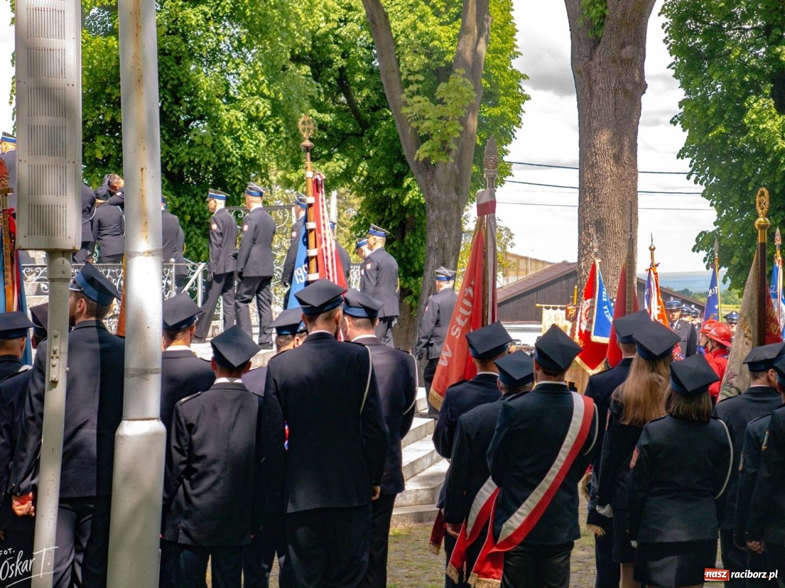 Zdjęcie w galerii na portalu naszraciborz.pl: 27. pielgrzymka strażaków na Górę Świętej Anny z udziałem raciborskich pocztów wiadomości z regionu