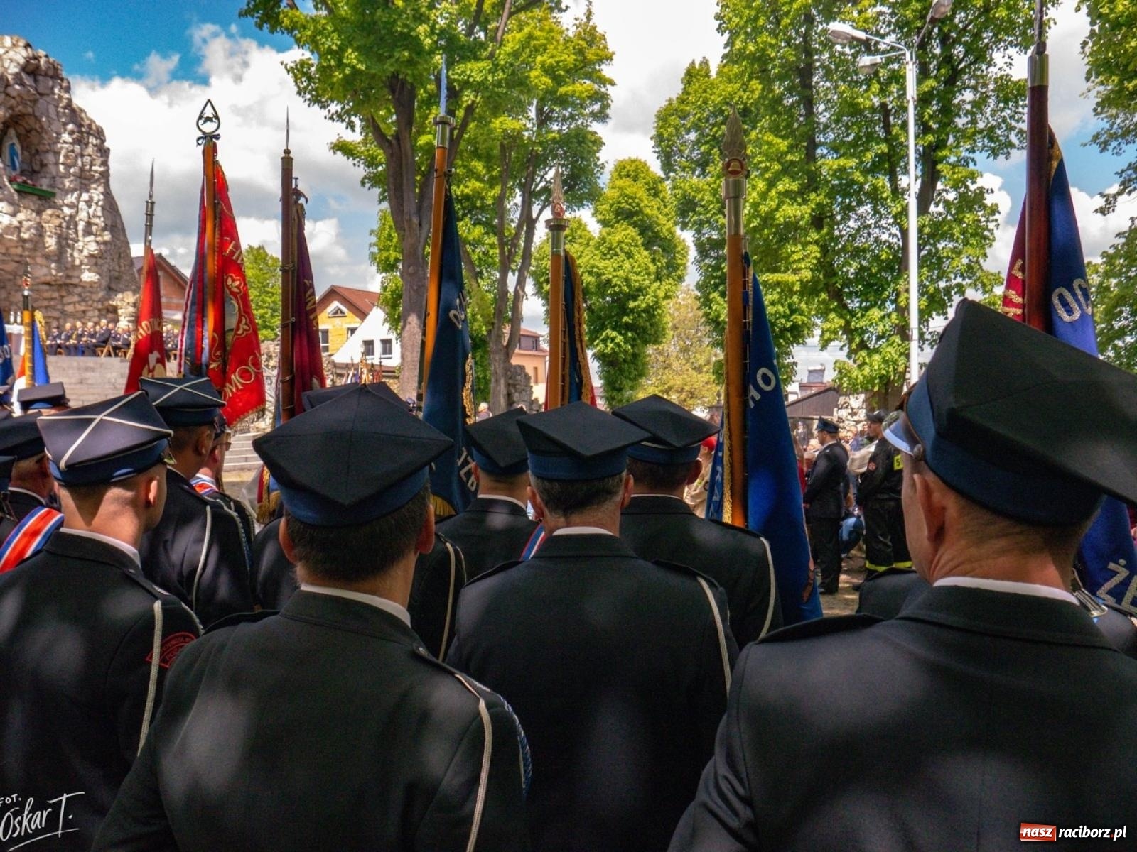 Zdjęcie w galerii na portalu naszraciborz.pl: 27. pielgrzymka strażaków na Górę Świętej Anny z udziałem raciborskich pocztów wiadomości z regionu