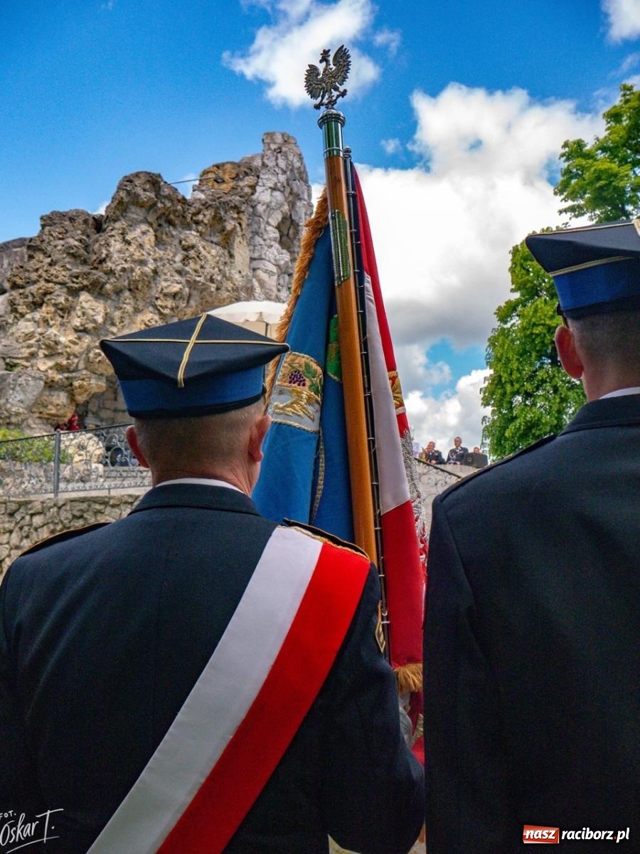 Zdjęcie w galerii na portalu naszraciborz.pl: 27. pielgrzymka strażaków na Górę Świętej Anny z udziałem raciborskich pocztów wiadomości z regionu