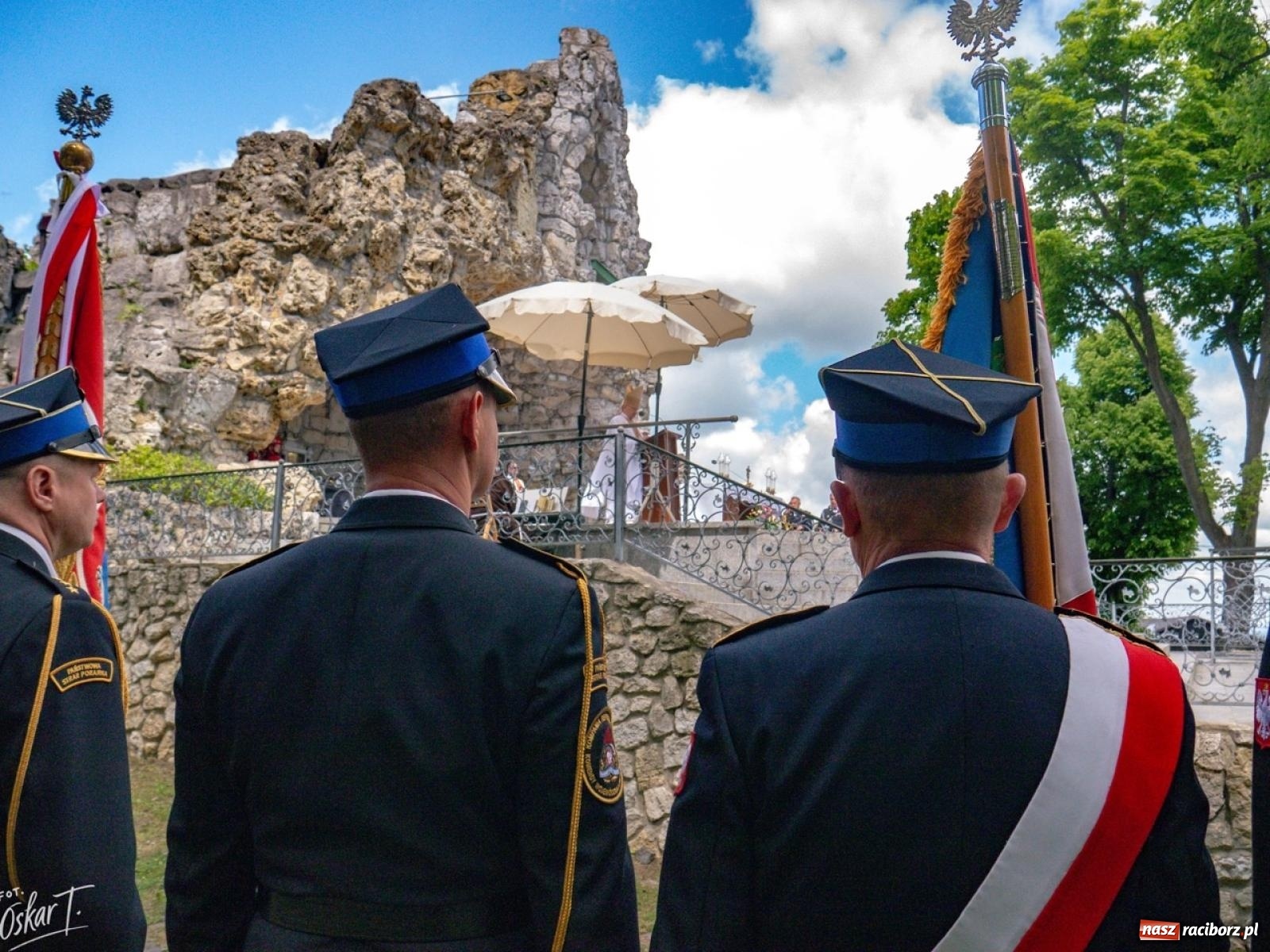 Zdjęcie w galerii na portalu naszraciborz.pl: 27. pielgrzymka strażaków na Górę Świętej Anny z udziałem raciborskich pocztów wiadomości z regionu