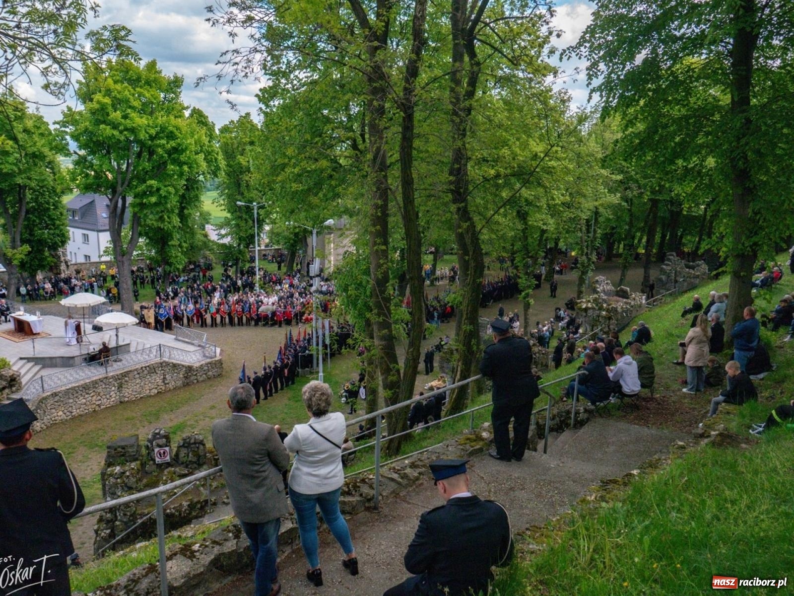 Zdjęcie w galerii na portalu naszraciborz.pl: 27. pielgrzymka strażaków na Górę Świętej Anny z udziałem raciborskich pocztów wiadomości z regionu