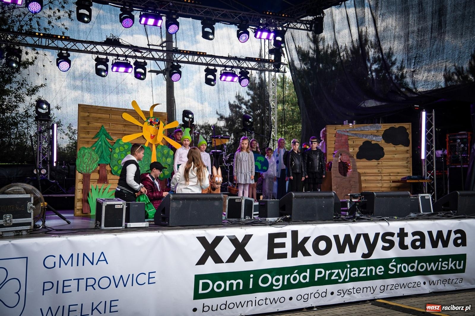 Zdjęcie w galerii na portalu naszraciborz.pl: Drugi dzień Ekowystawy w Pietrowicach Wielkich pełen atrakcji. Na finał zagrał Enej [FOTO i WIDEO] wiadomości z regionu