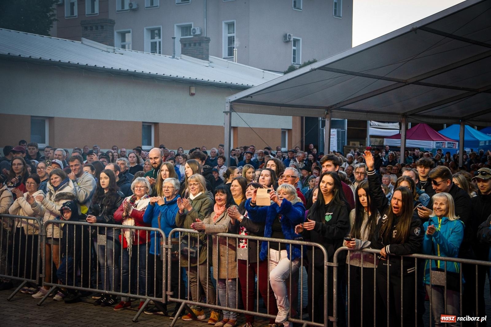 Zdjęcie w galerii na portalu naszraciborz.pl: Drugi dzień Ekowystawy w Pietrowicach Wielkich pełen atrakcji. Na finał zagrał Enej [FOTO i WIDEO] wiadomości z regionu