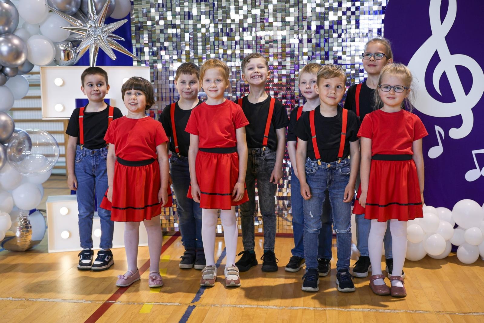 Zdjęcie w galerii na portalu naszraciborz.pl: III Powiatowy Festiwal Taneczny Tańczące Przedszkolaki w Zabełkowie – radość tańca i dziecięcej pasji wiadomości z regionu