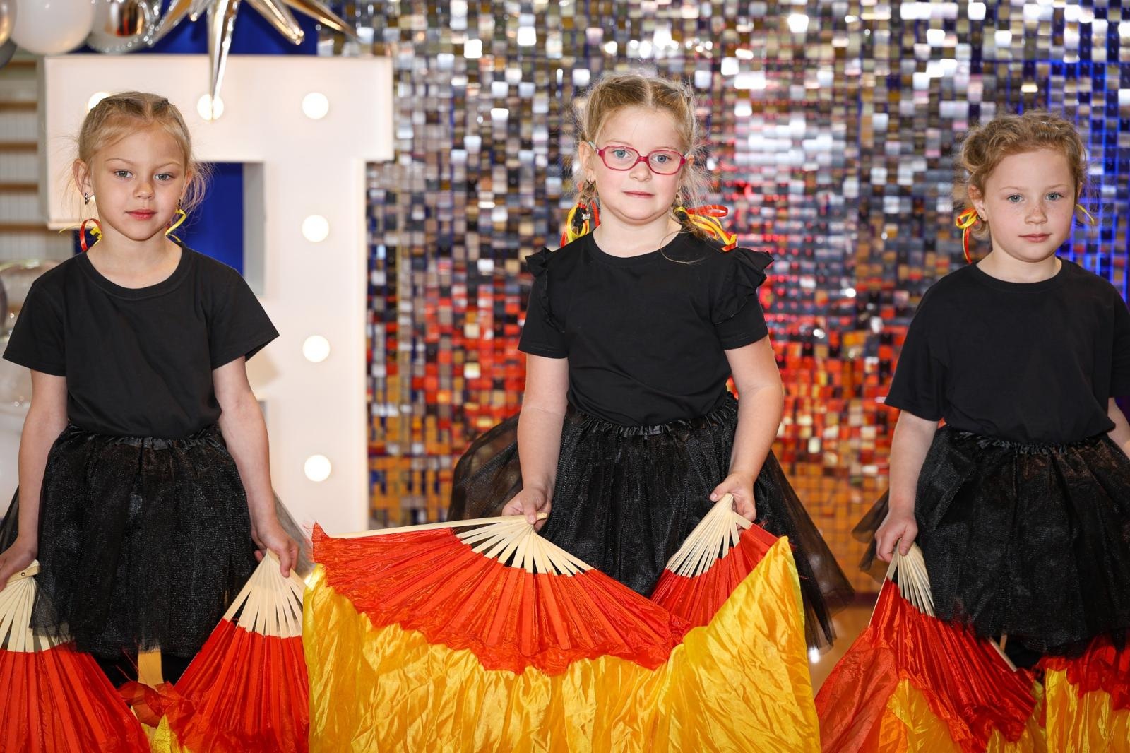 Zdjęcie w galerii na portalu naszraciborz.pl: III Powiatowy Festiwal Taneczny Tańczące Przedszkolaki w Zabełkowie – radość tańca i dziecięcej pasji wiadomości z regionu