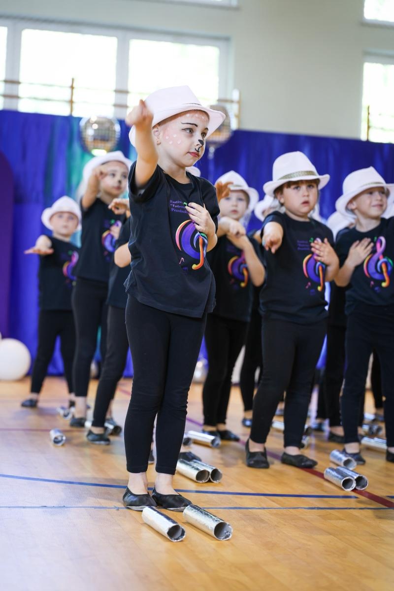 Zdjęcie w galerii na portalu naszraciborz.pl: III Powiatowy Festiwal Taneczny Tańczące Przedszkolaki w Zabełkowie – radość tańca i dziecięcej pasji wiadomości z regionu