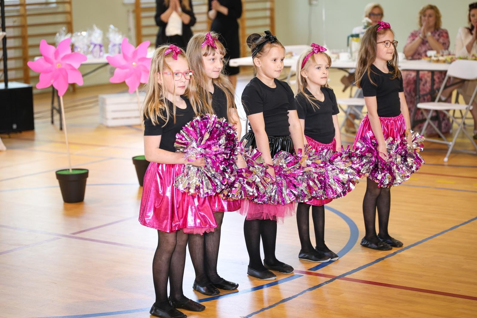 Zdjęcie w galerii na portalu naszraciborz.pl: III Powiatowy Festiwal Taneczny Tańczące Przedszkolaki w Zabełkowie – radość tańca i dziecięcej pasji wiadomości z regionu