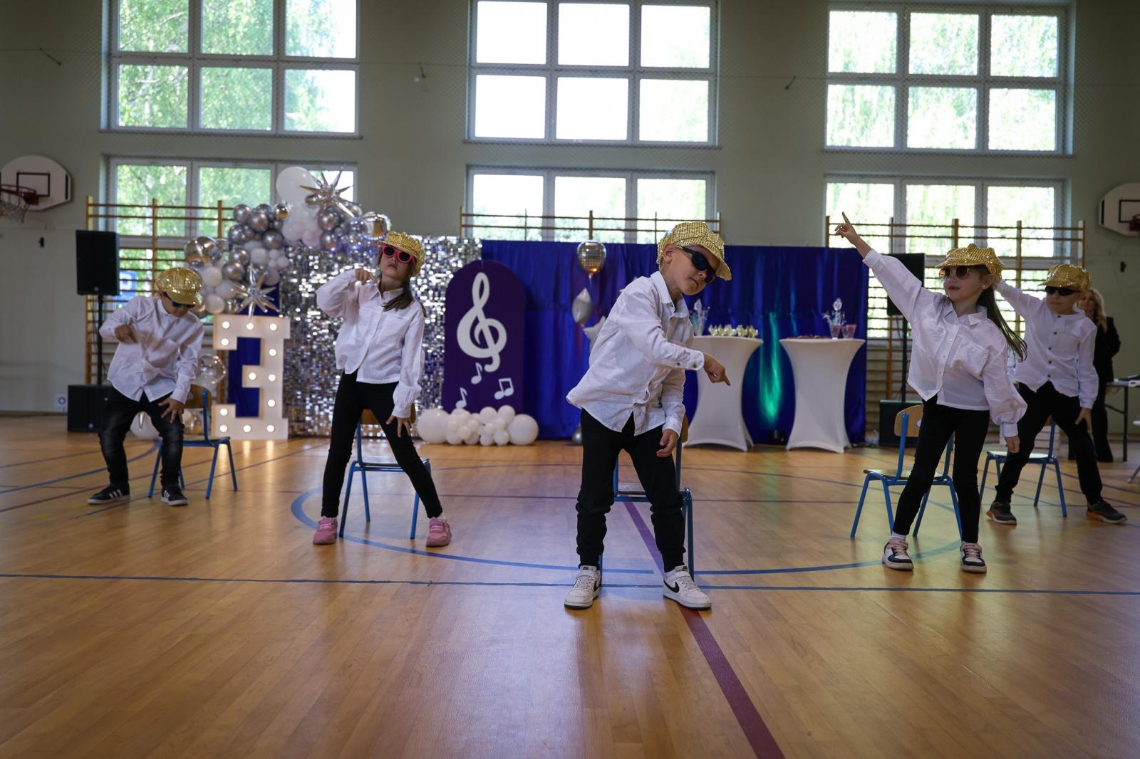 Zdjęcie w galerii na portalu naszraciborz.pl: III Powiatowy Festiwal Taneczny Tańczące Przedszkolaki w Zabełkowie – radość tańca i dziecięcej pasji wiadomości z regionu