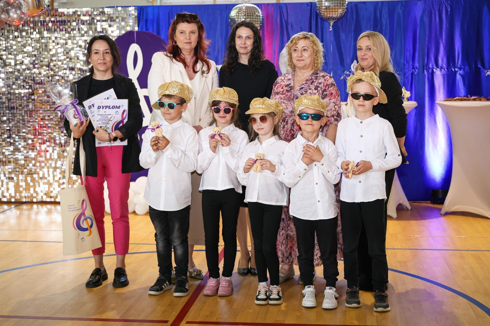 Zdjęcie w galerii na portalu naszraciborz.pl: III Powiatowy Festiwal Taneczny Tańczące Przedszkolaki w Zabełkowie – radość tańca i dziecięcej pasji wiadomości z regionu