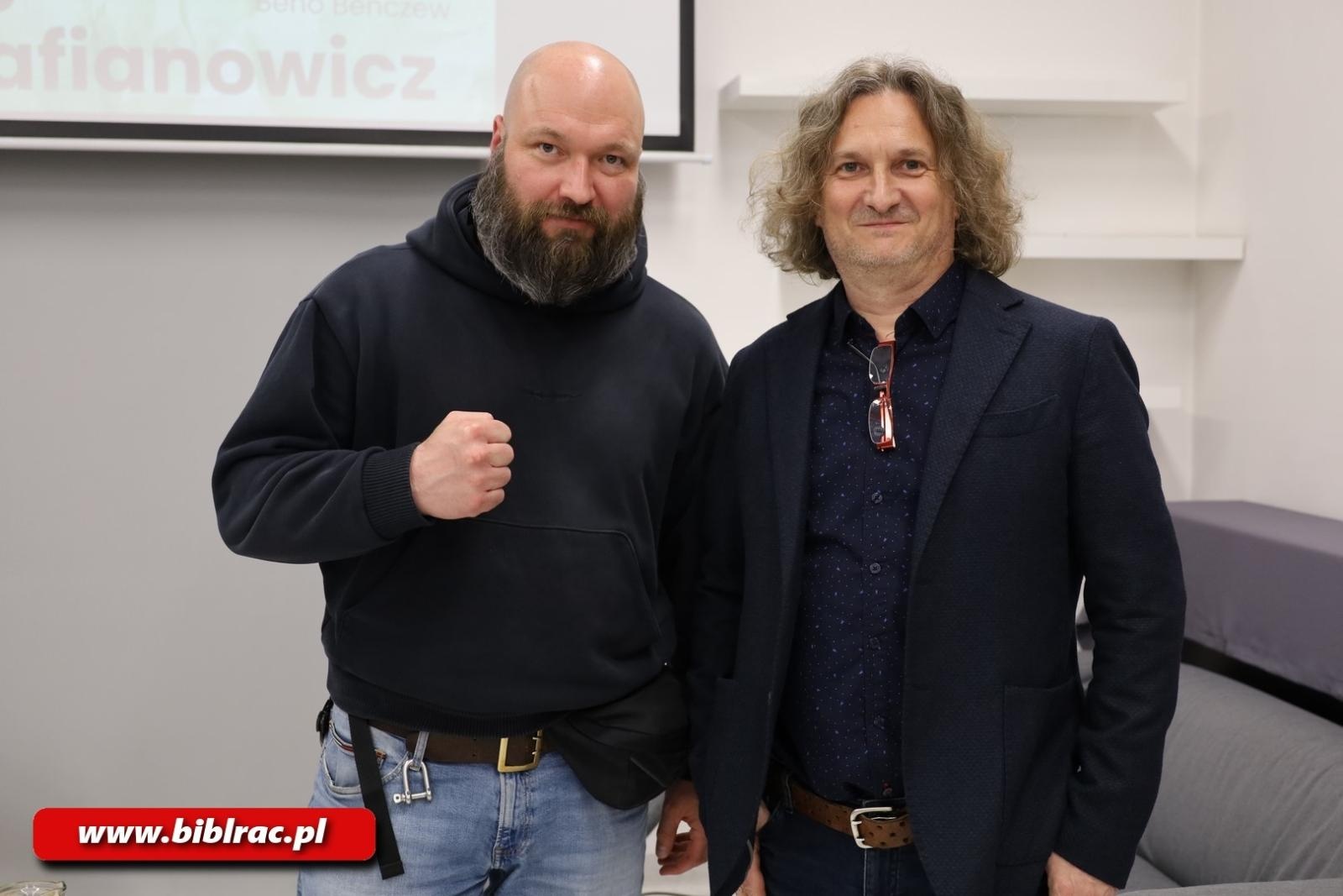 Zdjęcie w galerii na portalu naszraciborz.pl: Wojna za zamkniętymi drzwiami, czyli Zbigniew Parafianowicz w raciborskiej bibliotece wiadomości z regionu