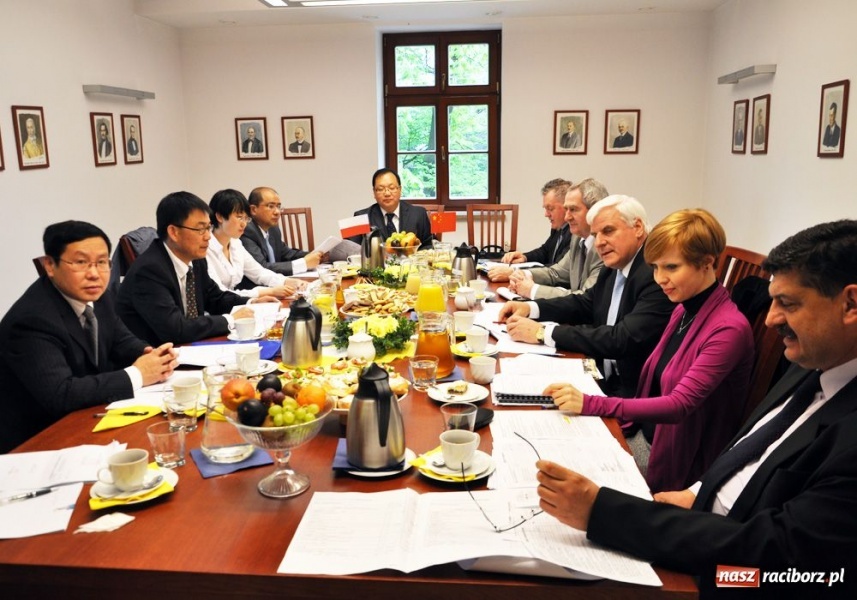 Zdjęcie w galerii na portalu naszraciborz.pl: Obrabiarka z Raciborza w metrze w Pekinie wiadomości z regionu