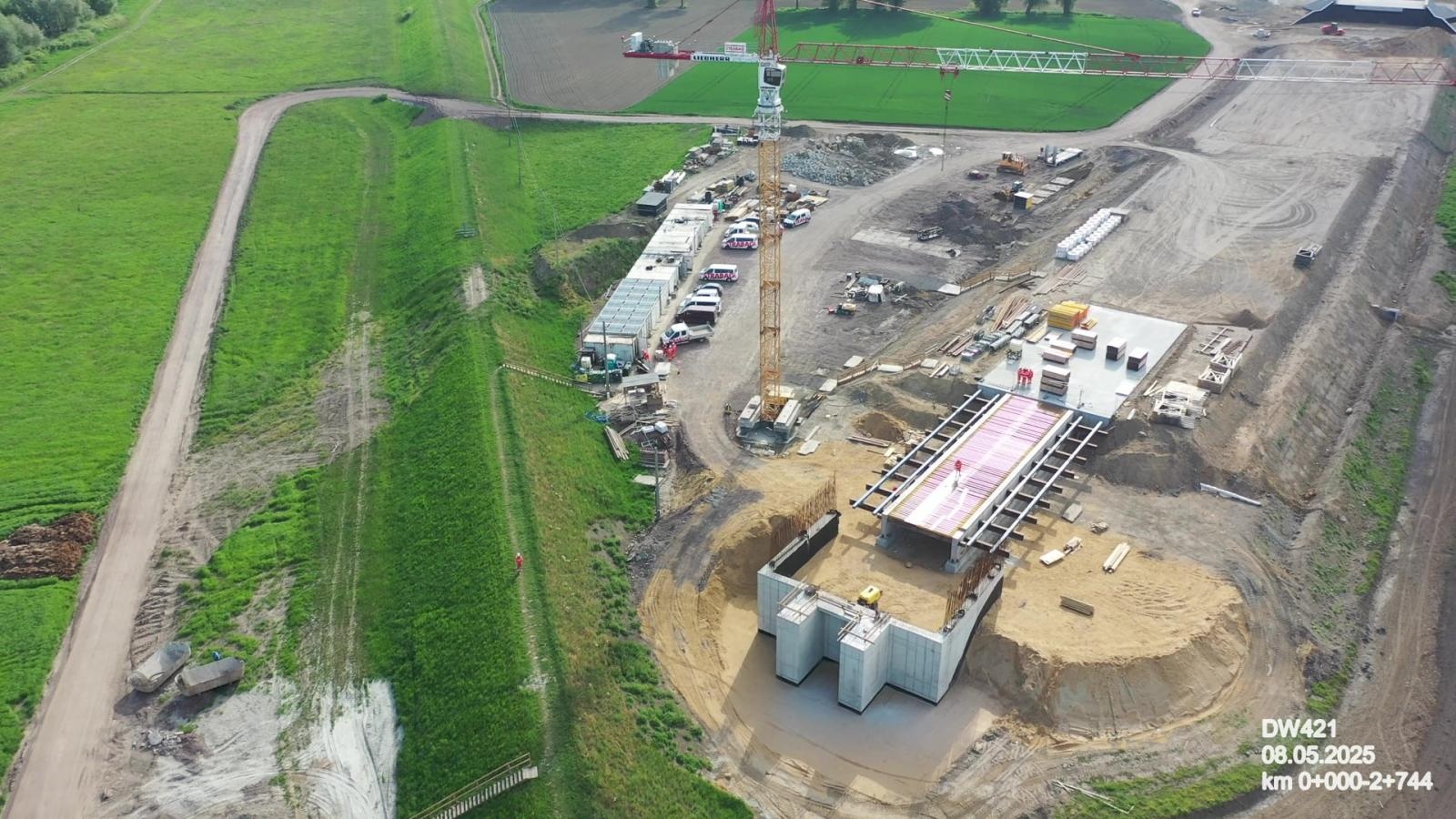 Zdjęcie w galerii na portalu naszraciborz.pl: Nowy most na Odrze pod Raciborzem: inwestycja na półmetku. Przeprawa gotowa w 2027 roku wiadomości z regionu