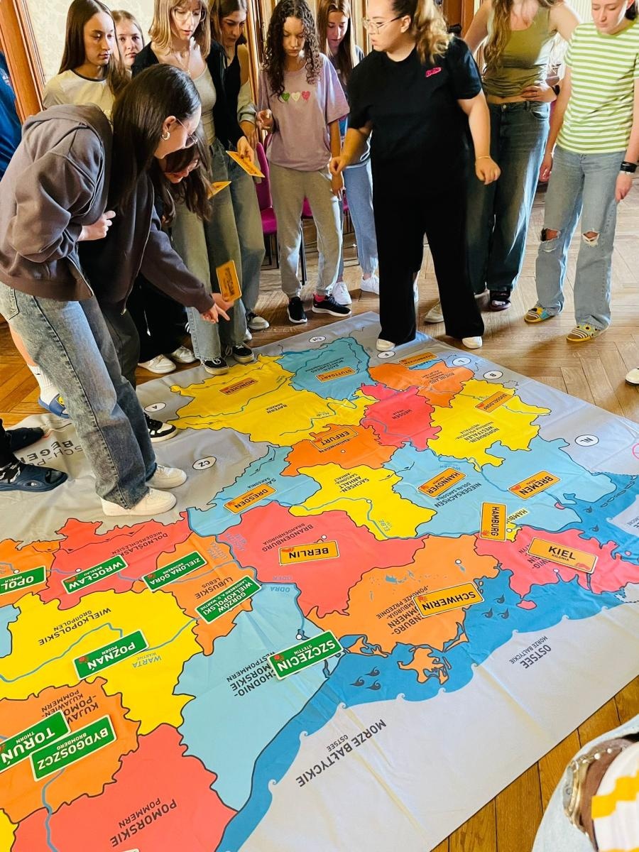 Zdjęcie w galerii na portalu naszraciborz.pl: Uczniowie Ekonomika w międzynarodowym projekcie zawodowo-językowym z młodzieżą z Niemiec wiadomości z regionu