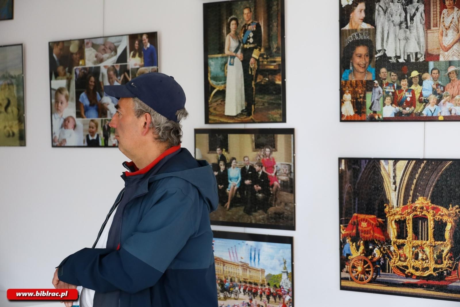 Zdjęcie w galerii na portalu naszraciborz.pl: Sztuka z puzzli – niezwykła wystawa Jana Świerczka na Stacji Młodych wiadomości z regionu