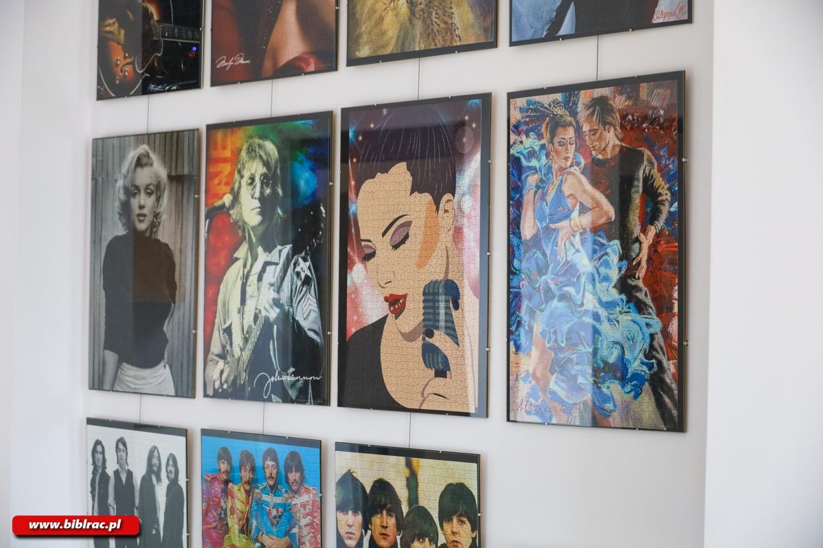 Zdjęcie w galerii na portalu naszraciborz.pl: Sztuka z puzzli – niezwykła wystawa Jana Świerczka na Stacji Młodych wiadomości z regionu