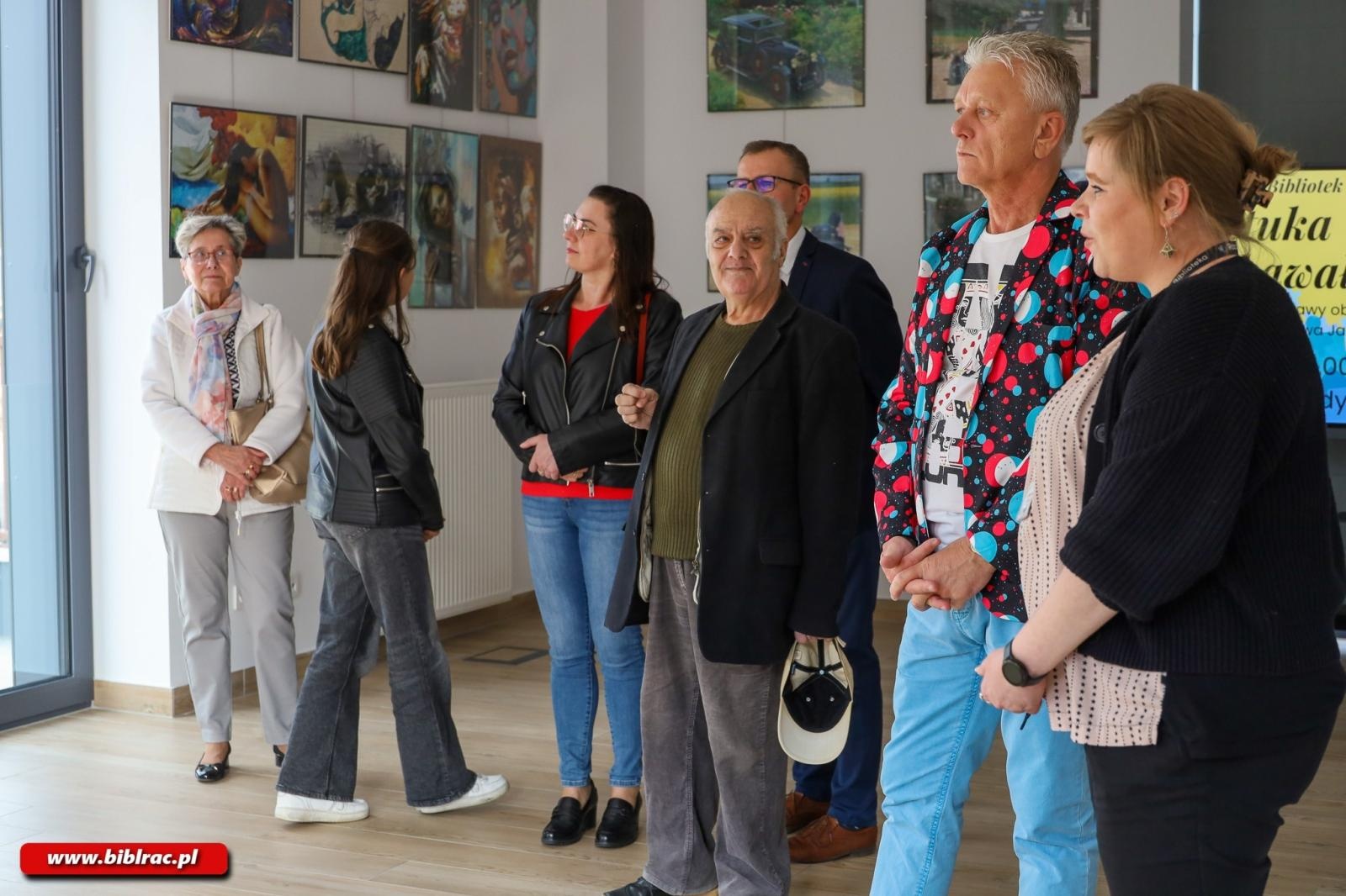 Zdjęcie w galerii na portalu naszraciborz.pl: Sztuka z puzzli – niezwykła wystawa Jana Świerczka na Stacji Młodych wiadomości z regionu