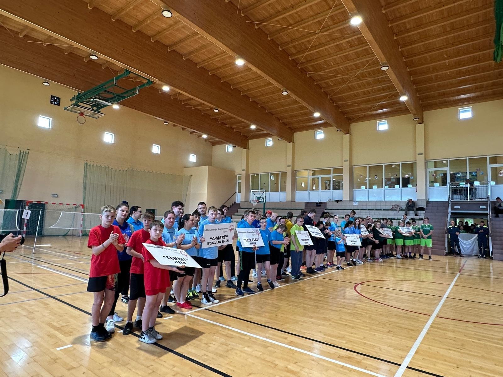 Zdjęcie w galerii na portalu naszraciborz.pl: XXI Turniej Badmintona Olimpiad Specjalnych za nami wiadomości z regionu