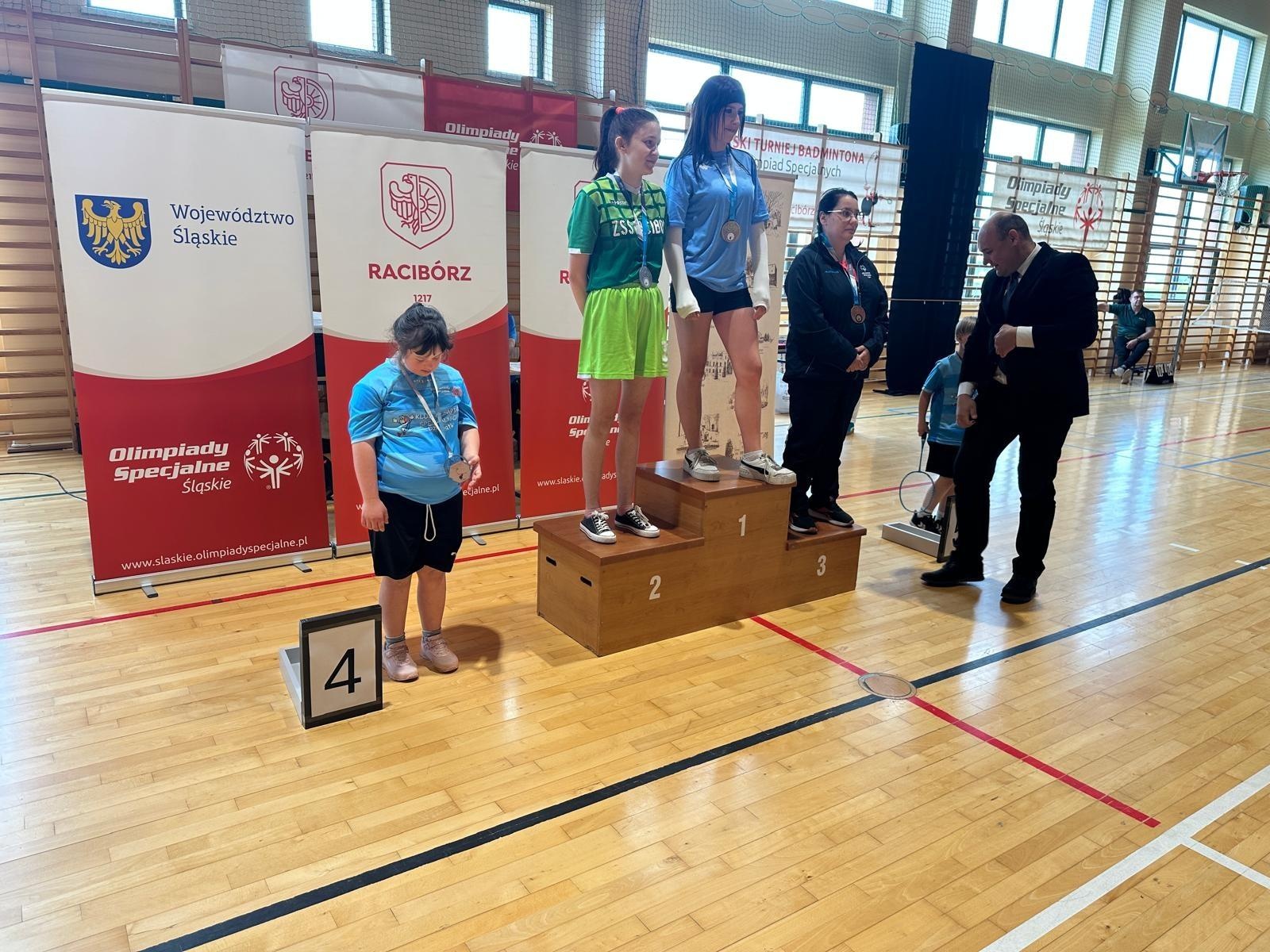 Zdjęcie w galerii na portalu naszraciborz.pl: XXI Turniej Badmintona Olimpiad Specjalnych za nami wiadomości z regionu