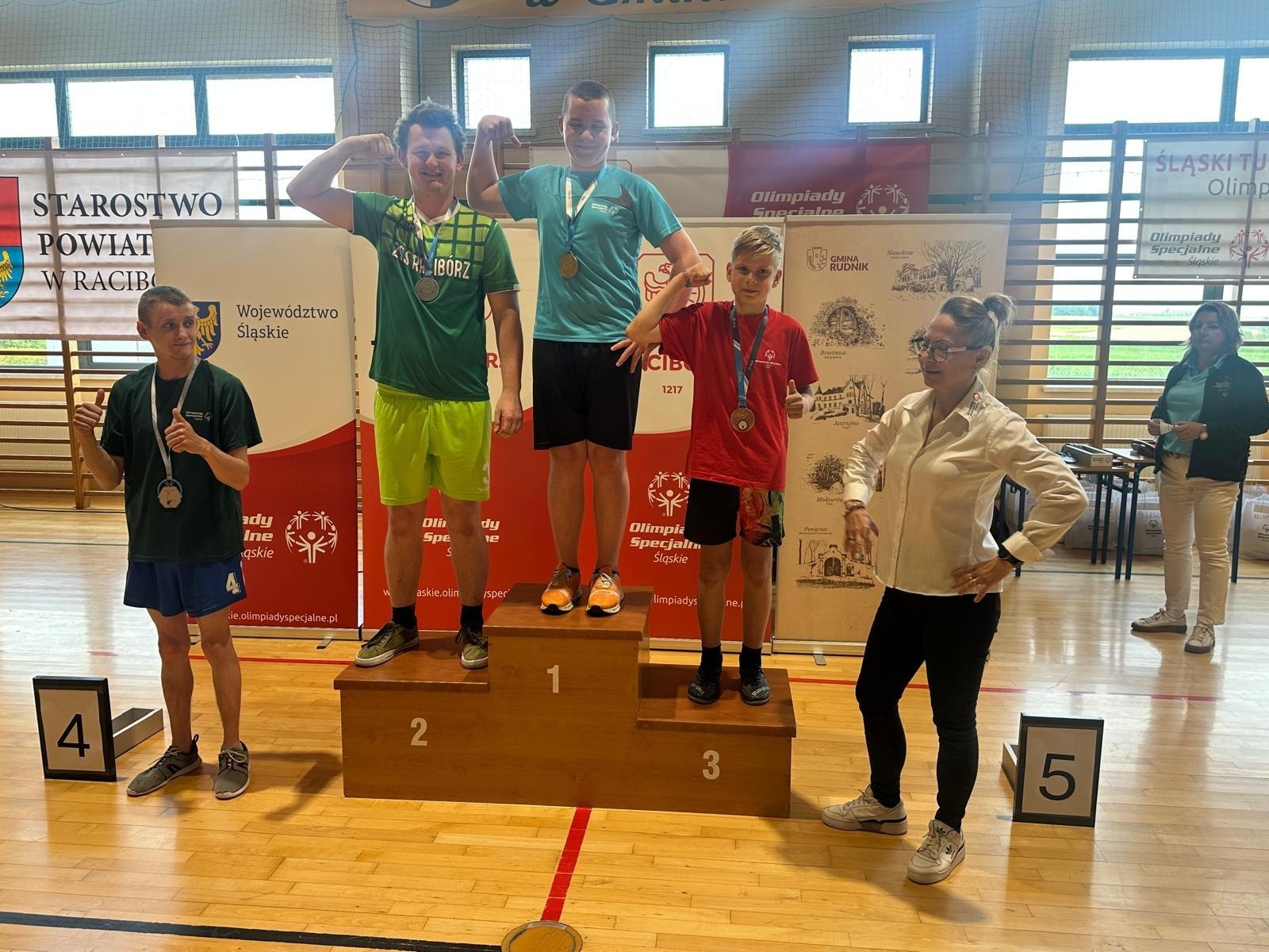 Zdjęcie w galerii na portalu naszraciborz.pl: XXI Turniej Badmintona Olimpiad Specjalnych za nami wiadomości z regionu