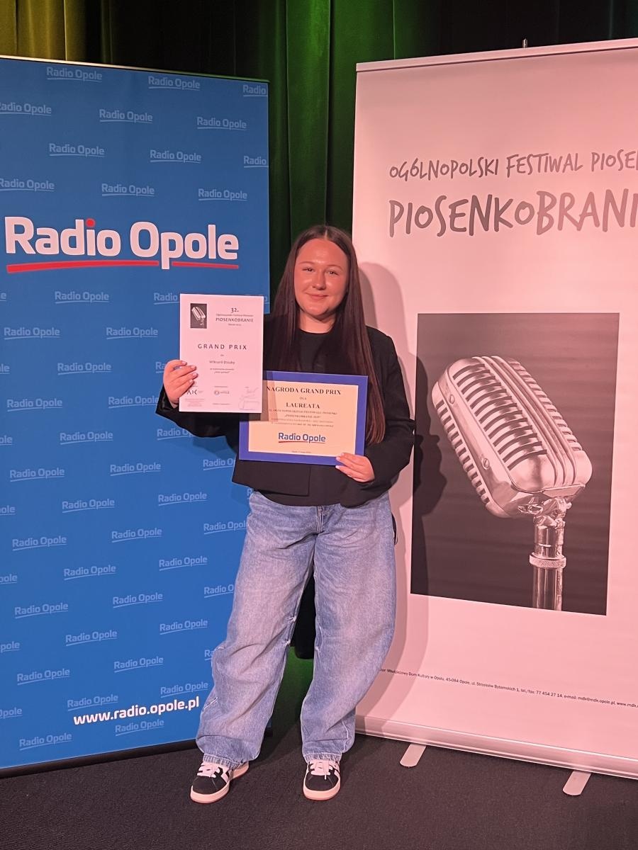 Zdjęcie w galerii na portalu naszraciborz.pl: Wokalistka z Raciborza z Grand Prix w Opolu! wiadomości z regionu