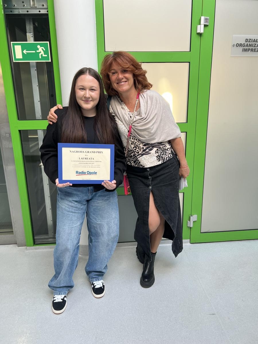 Zdjęcie w galerii na portalu naszraciborz.pl: Wokalistka z Raciborza z Grand Prix w Opolu! wiadomości z regionu