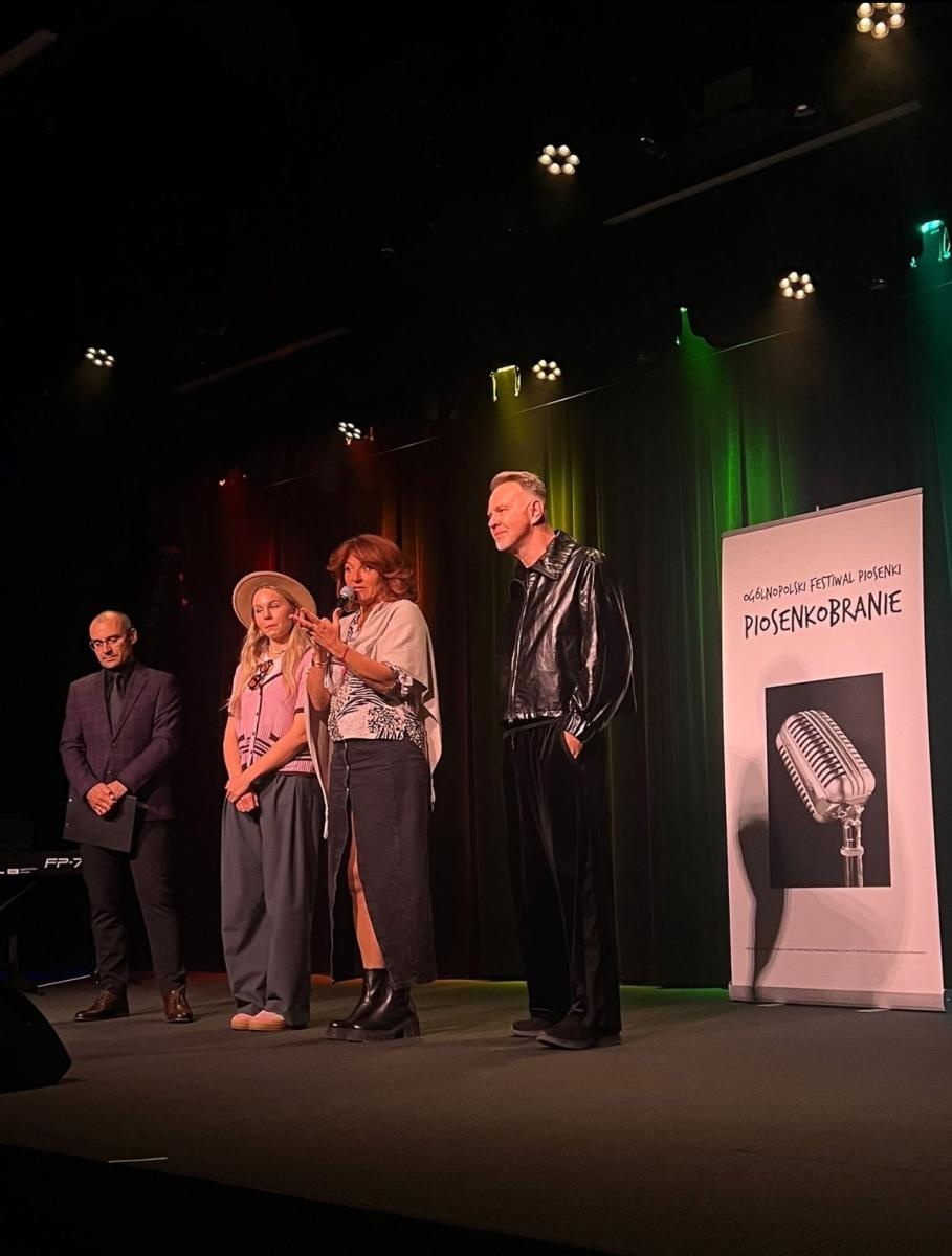 Zdjęcie w galerii na portalu naszraciborz.pl: Wokalistka z Raciborza z Grand Prix w Opolu! wiadomości z regionu