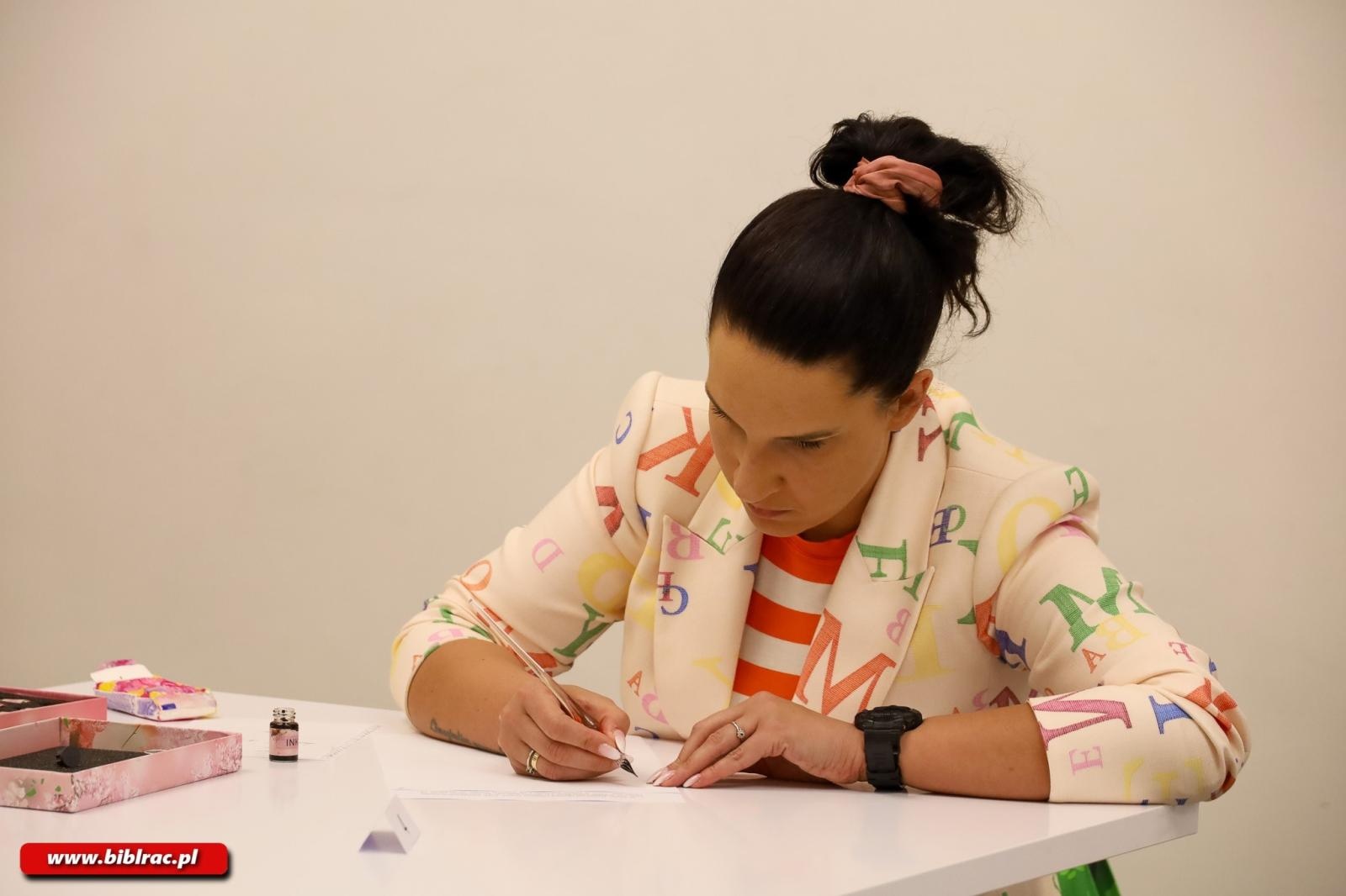 Zdjęcie w galerii na portalu naszraciborz.pl: Anna Żagiel-Gonsior Mistrzem Pięknego Pisania w Raciborzu wiadomości z regionu