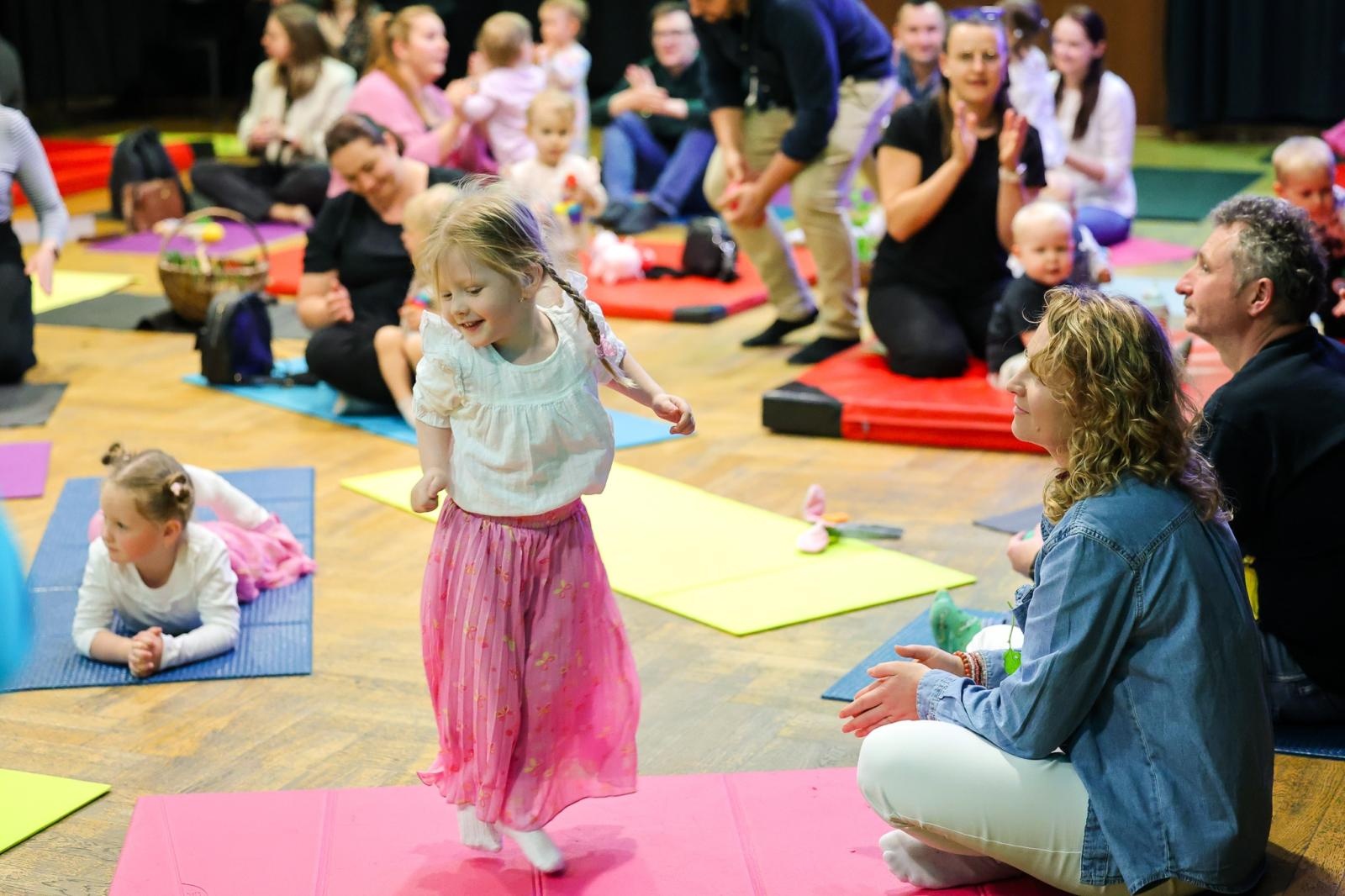 Zdjęcie w galerii na portalu naszraciborz.pl: Niech muzyka stanie się pierwszym językiem Twojego dziecka! MALUCHY W KRAINIE DŹWIĘKU zapraszają na koncert! wiadomości z regionu