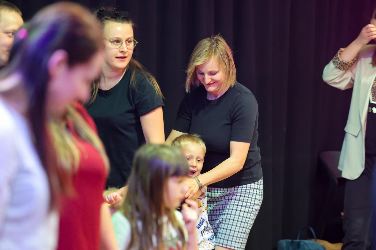 Zdjęcie w galerii na portalu naszraciborz.pl: Niech muzyka stanie się pierwszym językiem Twojego dziecka! MALUCHY W KRAINIE DŹWIĘKU zapraszają na koncert! wiadomości z regionu