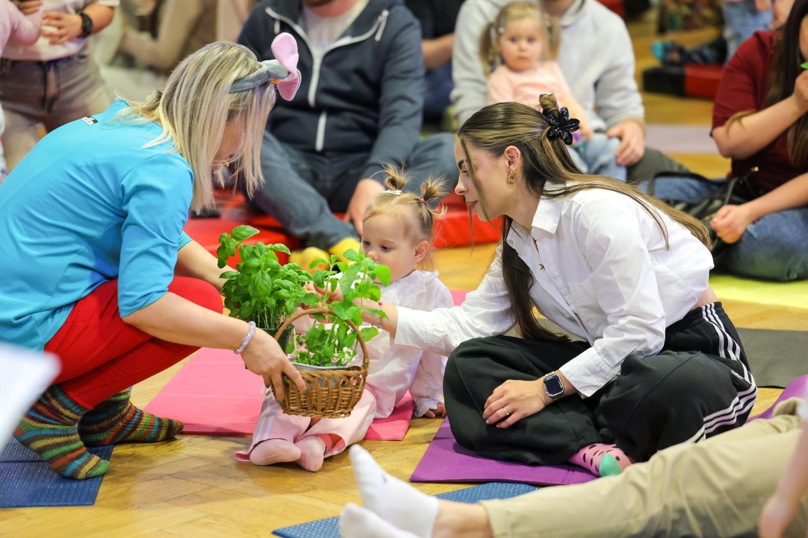 Zdjęcie w galerii na portalu naszraciborz.pl: Niech muzyka stanie się pierwszym językiem Twojego dziecka! MALUCHY W KRAINIE DŹWIĘKU zapraszają na koncert! wiadomości z regionu