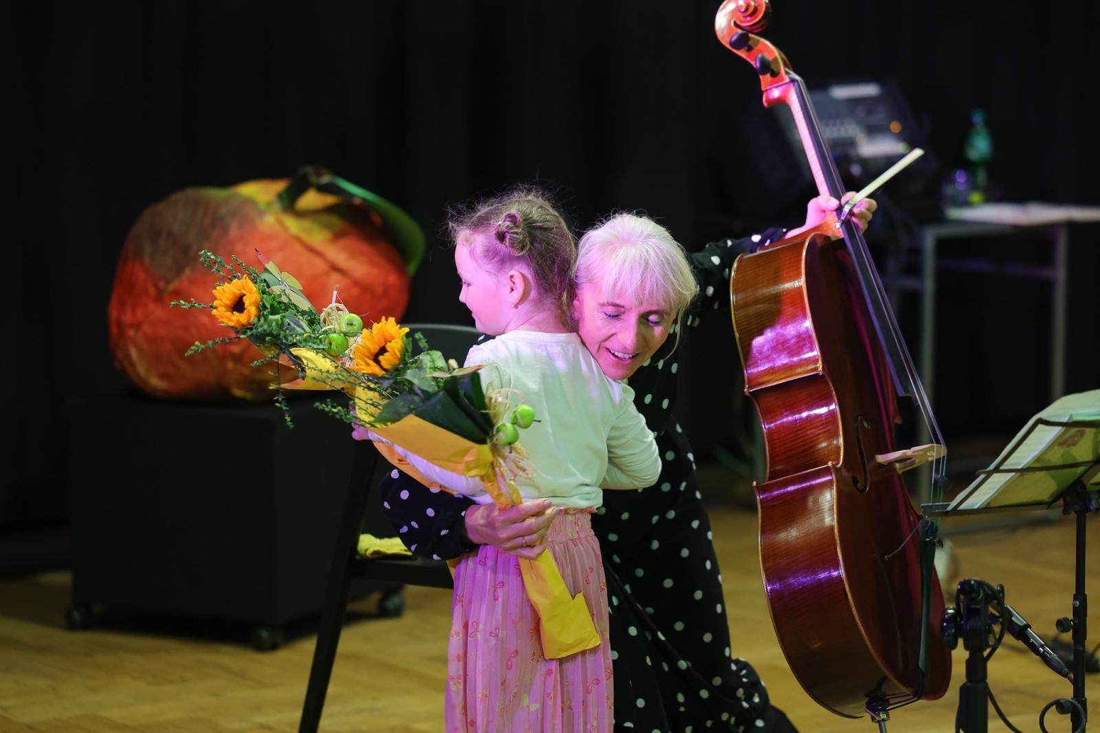 Zdjęcie w galerii na portalu naszraciborz.pl: Niech muzyka stanie się pierwszym językiem Twojego dziecka! MALUCHY W KRAINIE DŹWIĘKU zapraszają na koncert! wiadomości z regionu