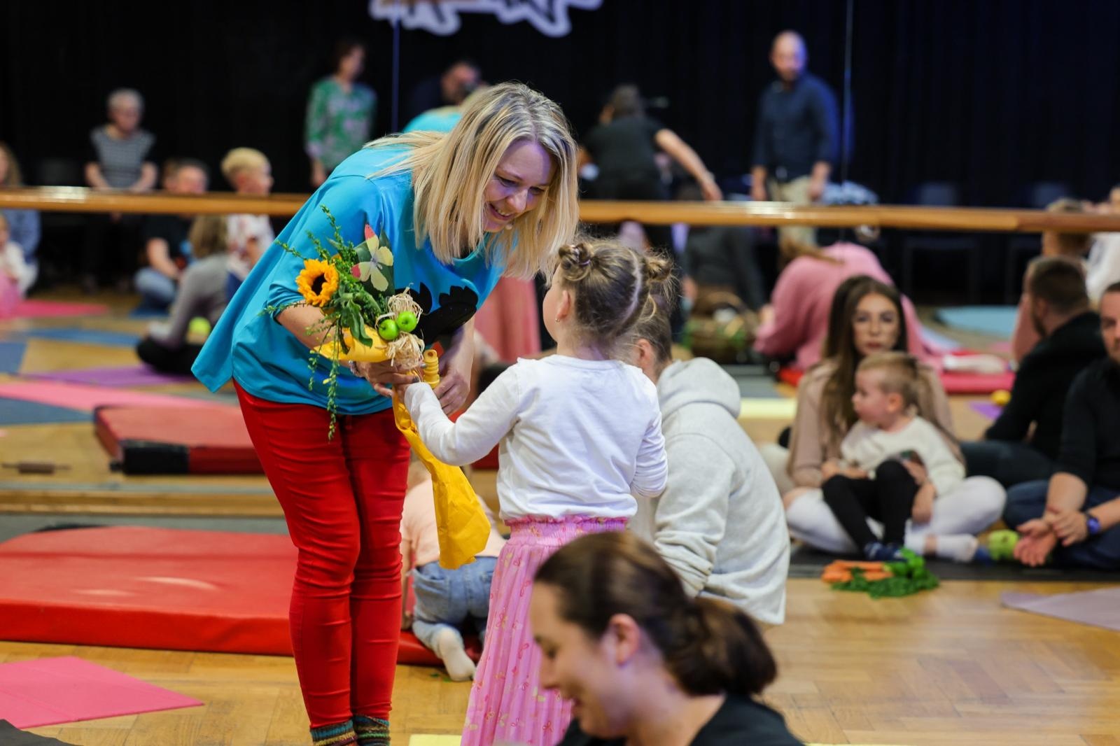 Zdjęcie w galerii na portalu naszraciborz.pl: Niech muzyka stanie się pierwszym językiem Twojego dziecka! MALUCHY W KRAINIE DŹWIĘKU zapraszają na koncert! wiadomości z regionu
