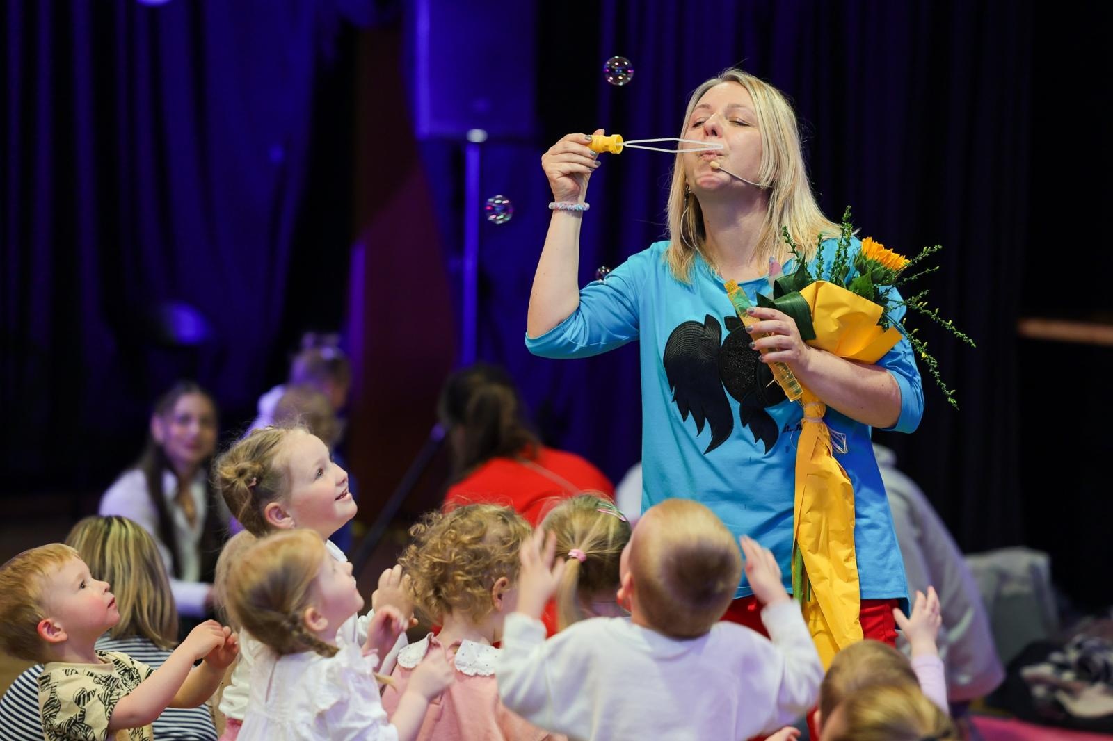 Zdjęcie w galerii na portalu naszraciborz.pl: Niech muzyka stanie się pierwszym językiem Twojego dziecka! MALUCHY W KRAINIE DŹWIĘKU zapraszają na koncert! wiadomości z regionu