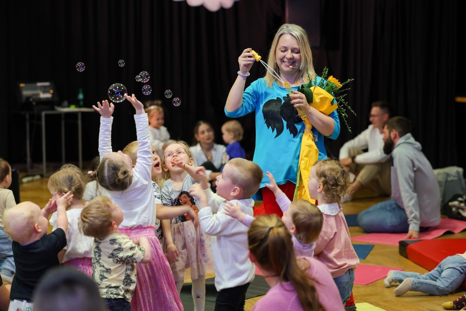 Zdjęcie w galerii na portalu naszraciborz.pl: Niech muzyka stanie się pierwszym językiem Twojego dziecka! MALUCHY W KRAINIE DŹWIĘKU zapraszają na koncert! wiadomości z regionu