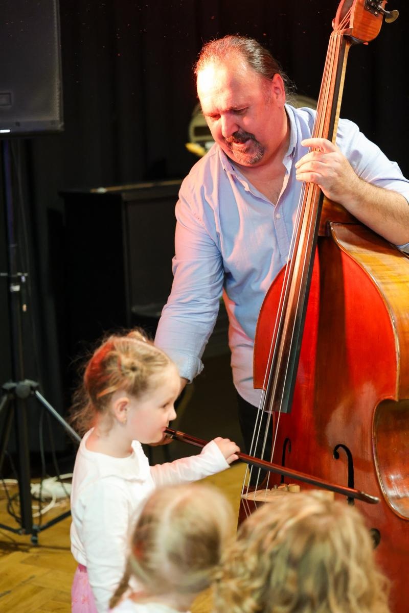 Zdjęcie w galerii na portalu naszraciborz.pl: Niech muzyka stanie się pierwszym językiem Twojego dziecka! MALUCHY W KRAINIE DŹWIĘKU zapraszają na koncert! wiadomości z regionu