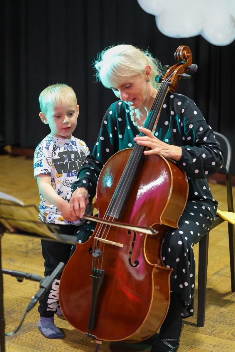 Zdjęcie w galerii na portalu naszraciborz.pl: Niech muzyka stanie się pierwszym językiem Twojego dziecka! MALUCHY W KRAINIE DŹWIĘKU zapraszają na koncert! wiadomości z regionu