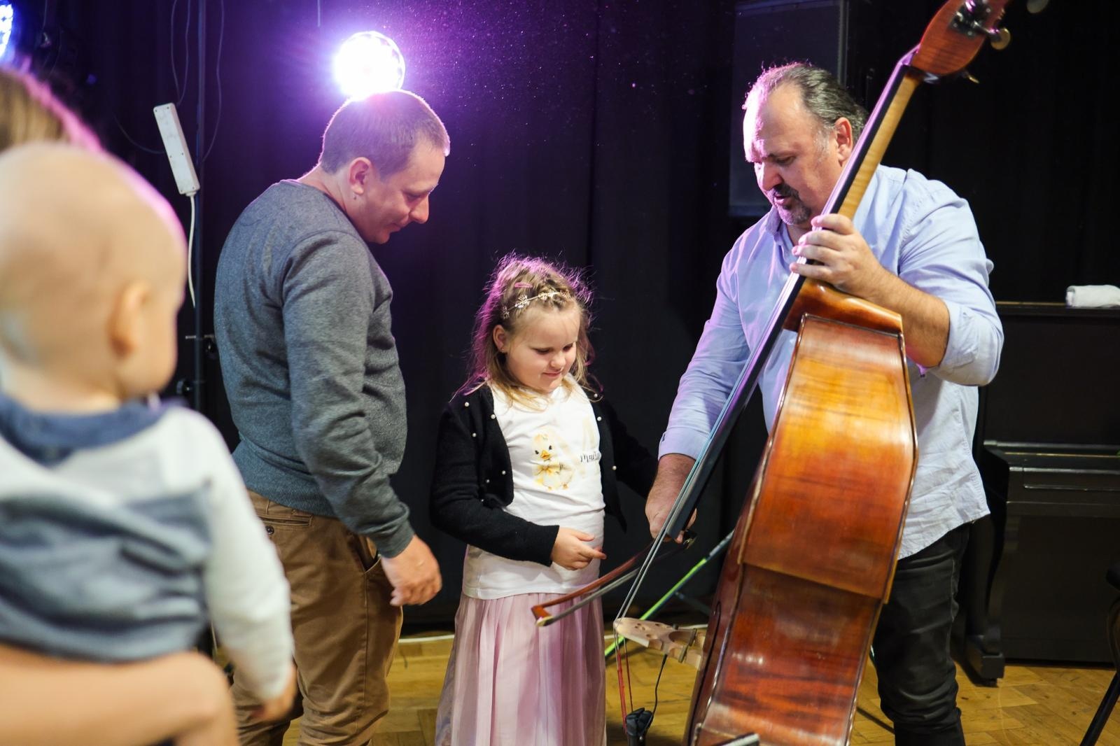 Zdjęcie w galerii na portalu naszraciborz.pl: Niech muzyka stanie się pierwszym językiem Twojego dziecka! MALUCHY W KRAINIE DŹWIĘKU zapraszają na koncert! wiadomości z regionu