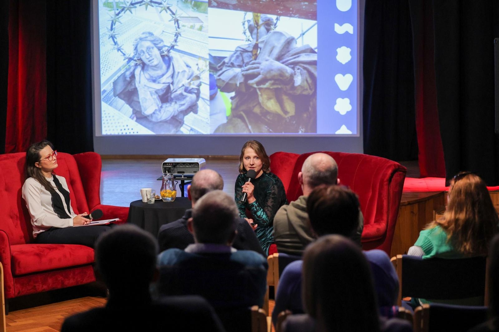 Zdjęcie w galerii na portalu naszraciborz.pl: Arkana pracy miejskiej konserwator zabytków. Za nami spotkanie W PUNKT z Marią Olejarnik wiadomości z regionu