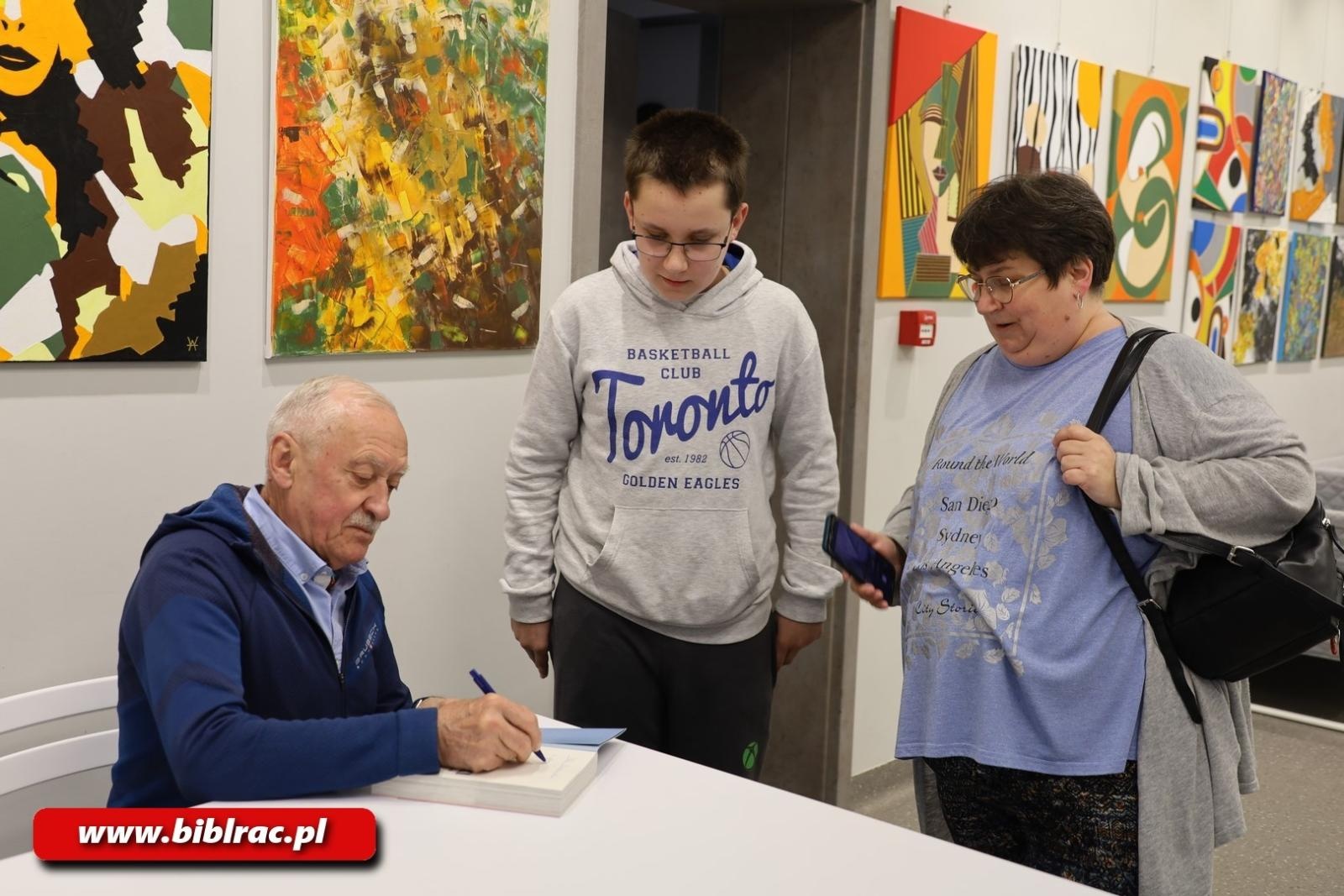 Zdjęcie w galerii na portalu naszraciborz.pl: Nie jestem legendą, jestem szczęściarzem! Krzysztof Wielicki w raciborskiej bibliotece wiadomości z regionu