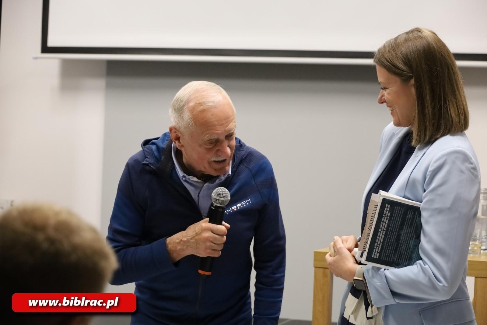 Zdjęcie w galerii na portalu naszraciborz.pl: Nie jestem legendą, jestem szczęściarzem! Krzysztof Wielicki w raciborskiej bibliotece wiadomości z regionu