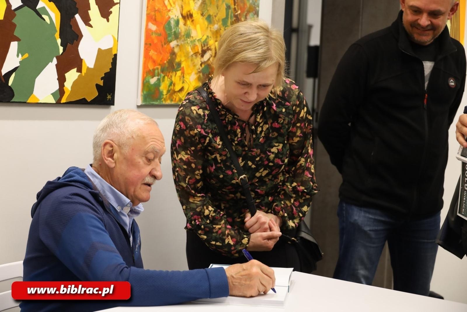 Zdjęcie w galerii na portalu naszraciborz.pl: Nie jestem legendą, jestem szczęściarzem! Krzysztof Wielicki w raciborskiej bibliotece wiadomości z regionu