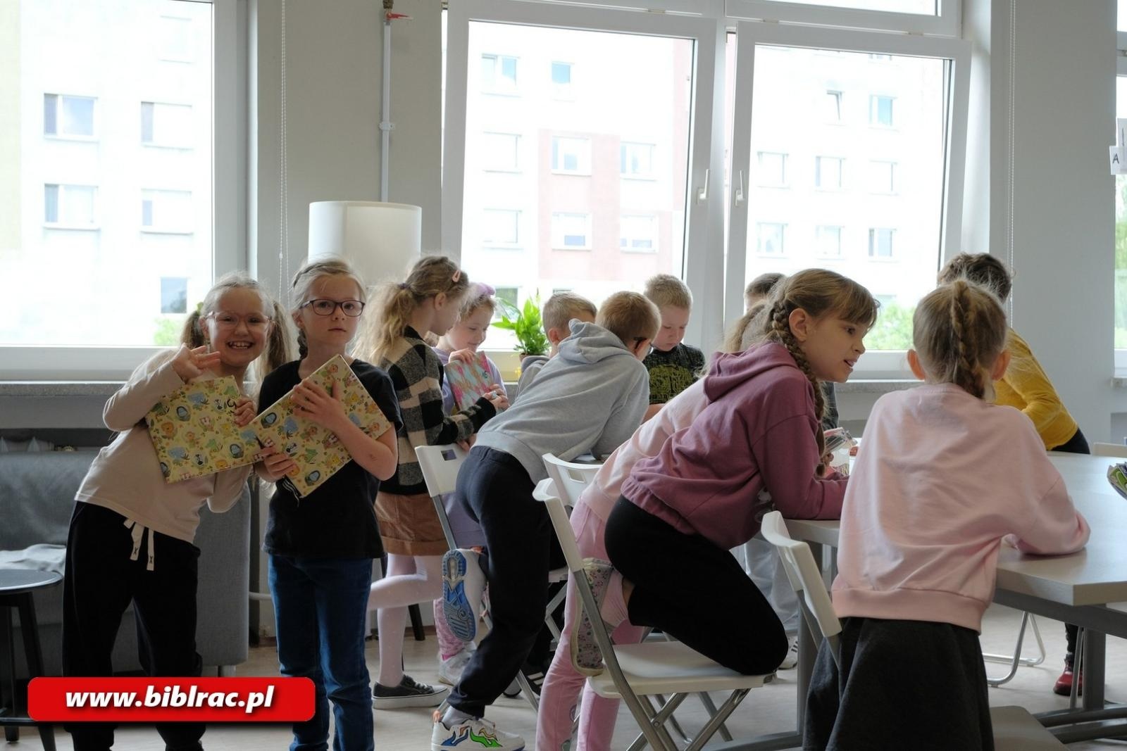 Zdjęcie w galerii na portalu naszraciborz.pl: Tydzień Bibliotek w filiach – inspirująco, twórczo i zaskakująco! wiadomości z regionu