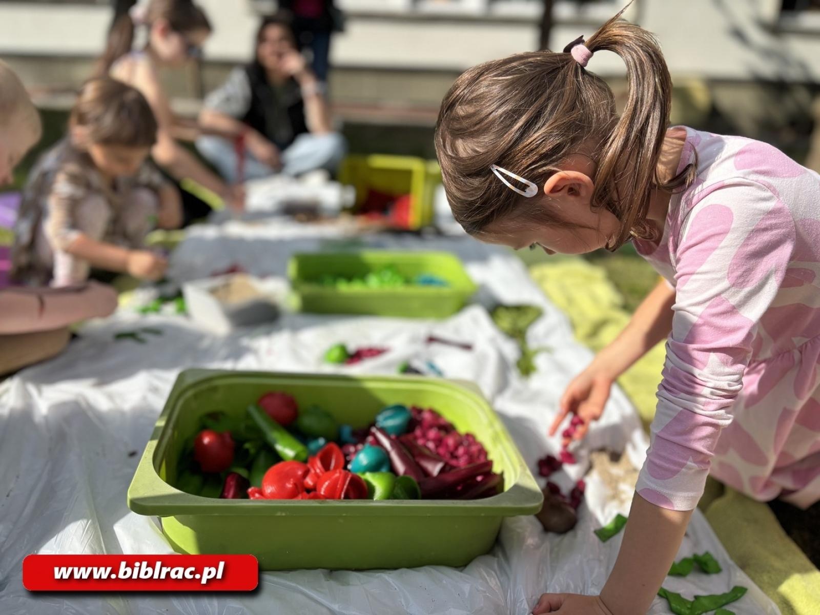 Zdjęcie w galerii na portalu naszraciborz.pl: Tydzień Bibliotek w filiach – inspirująco, twórczo i zaskakująco! wiadomości z regionu