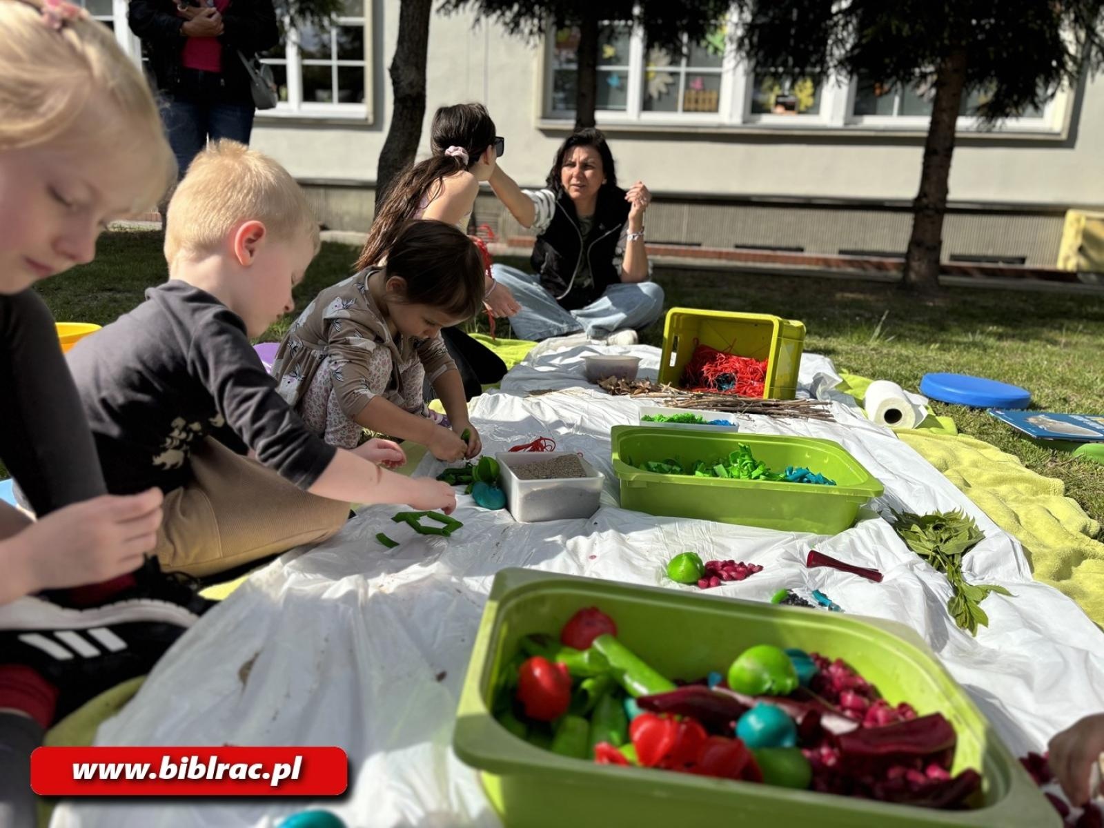 Zdjęcie w galerii na portalu naszraciborz.pl: Tydzień Bibliotek w filiach – inspirująco, twórczo i zaskakująco! wiadomości z regionu