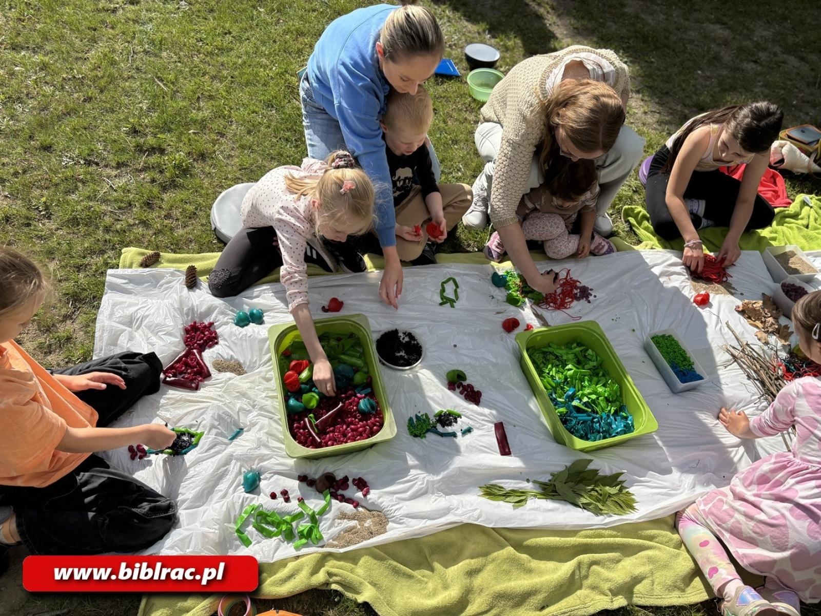 Zdjęcie w galerii na portalu naszraciborz.pl: Tydzień Bibliotek w filiach – inspirująco, twórczo i zaskakująco! wiadomości z regionu
