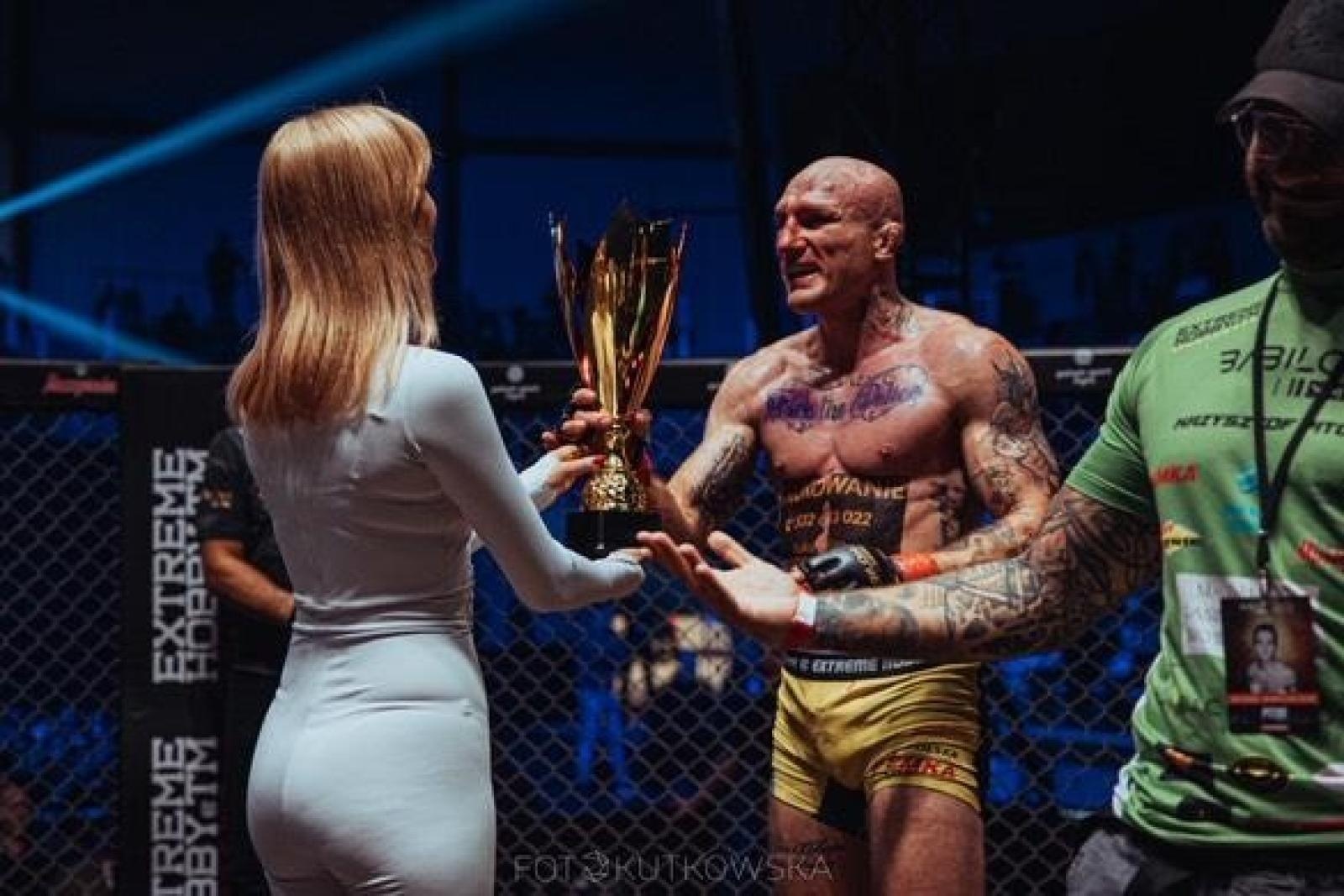 Zdjęcie w galerii na portalu naszraciborz.pl: Kamil Woźny z Łamatora Racibórz powalczy na gali Babilon MMA 52 wiadomości z regionu