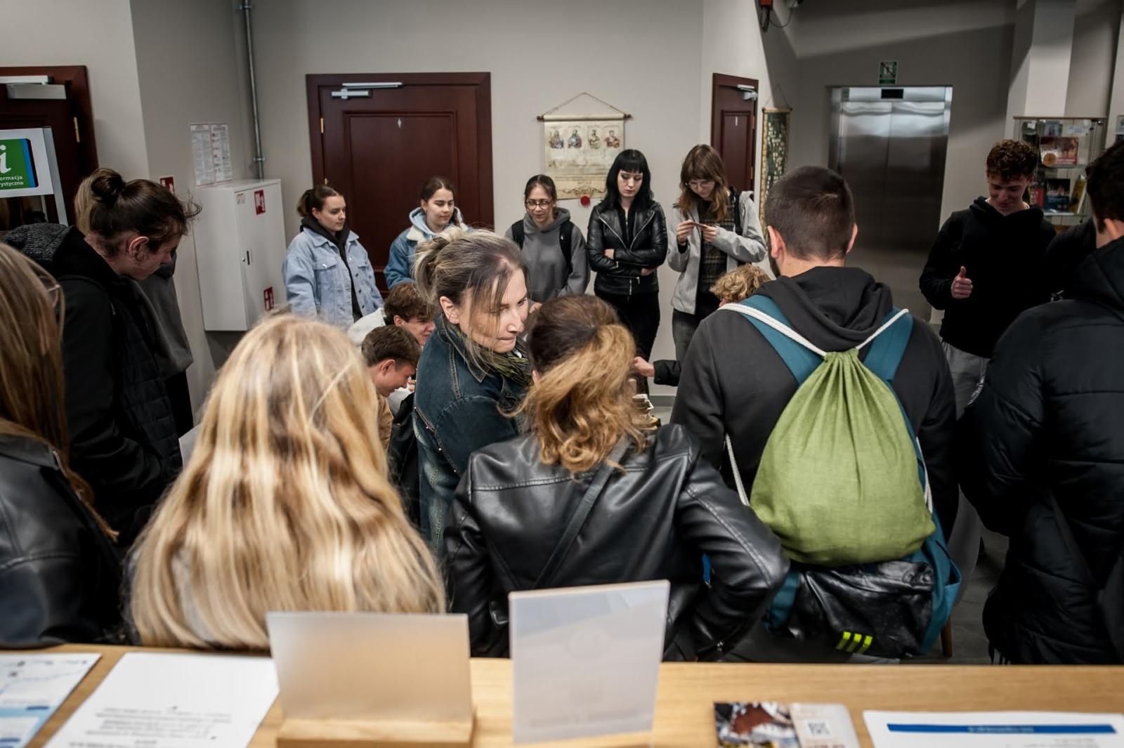 Zdjęcie w galerii na portalu naszraciborz.pl: Zamkowe spotkania edukacyjne o lesie i ekologii. Cykl rozpoczęty wiadomości z regionu