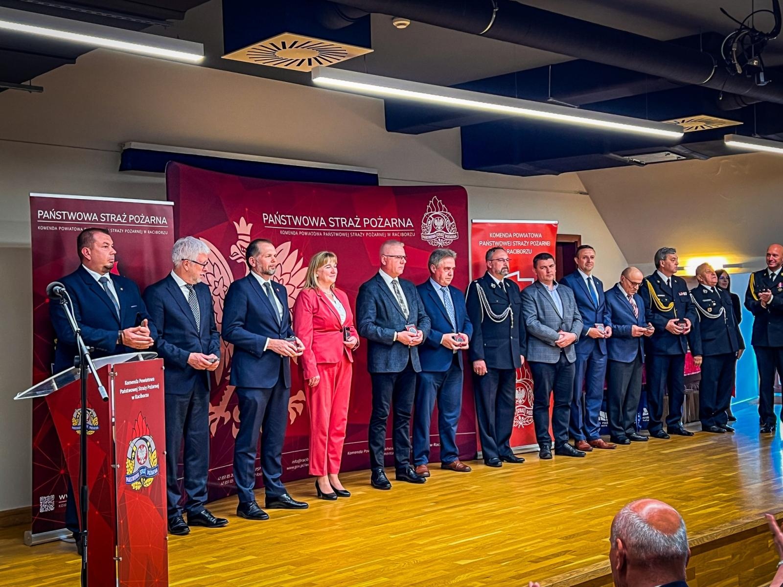 Zdjęcie w galerii na portalu naszraciborz.pl: Uroczystość z okazji Dnia Strażaka na Zamku Piastowskim [FOTO i WIDEO] wiadomości z regionu