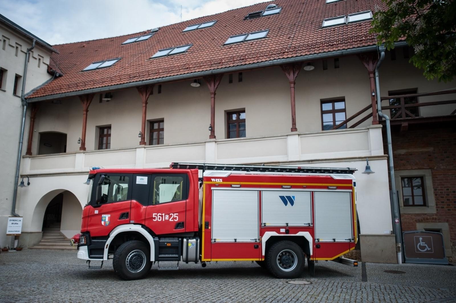 Zdjęcie w galerii na portalu naszraciborz.pl: Uroczystość z okazji Dnia Strażaka na Zamku Piastowskim [FOTO i WIDEO] wiadomości z regionu