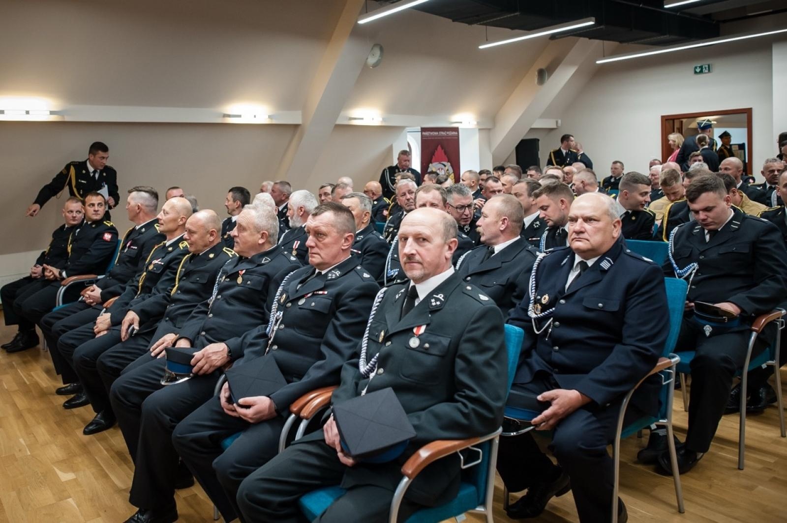 Zdjęcie w galerii na portalu naszraciborz.pl: Uroczystość z okazji Dnia Strażaka na Zamku Piastowskim [FOTO i WIDEO] wiadomości z regionu